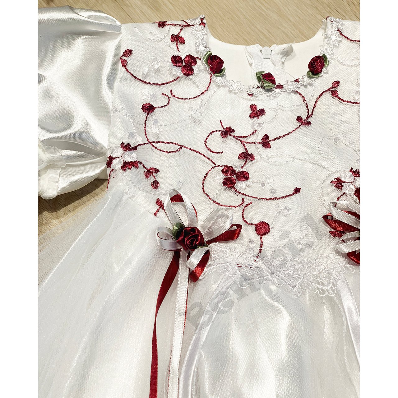 Balta svētku kleita ar sarkaniem elementiem un cepuri 68-86 izm. - Image 2