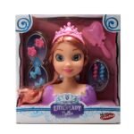 Lelle manekena galva Little lady nella Mega creative